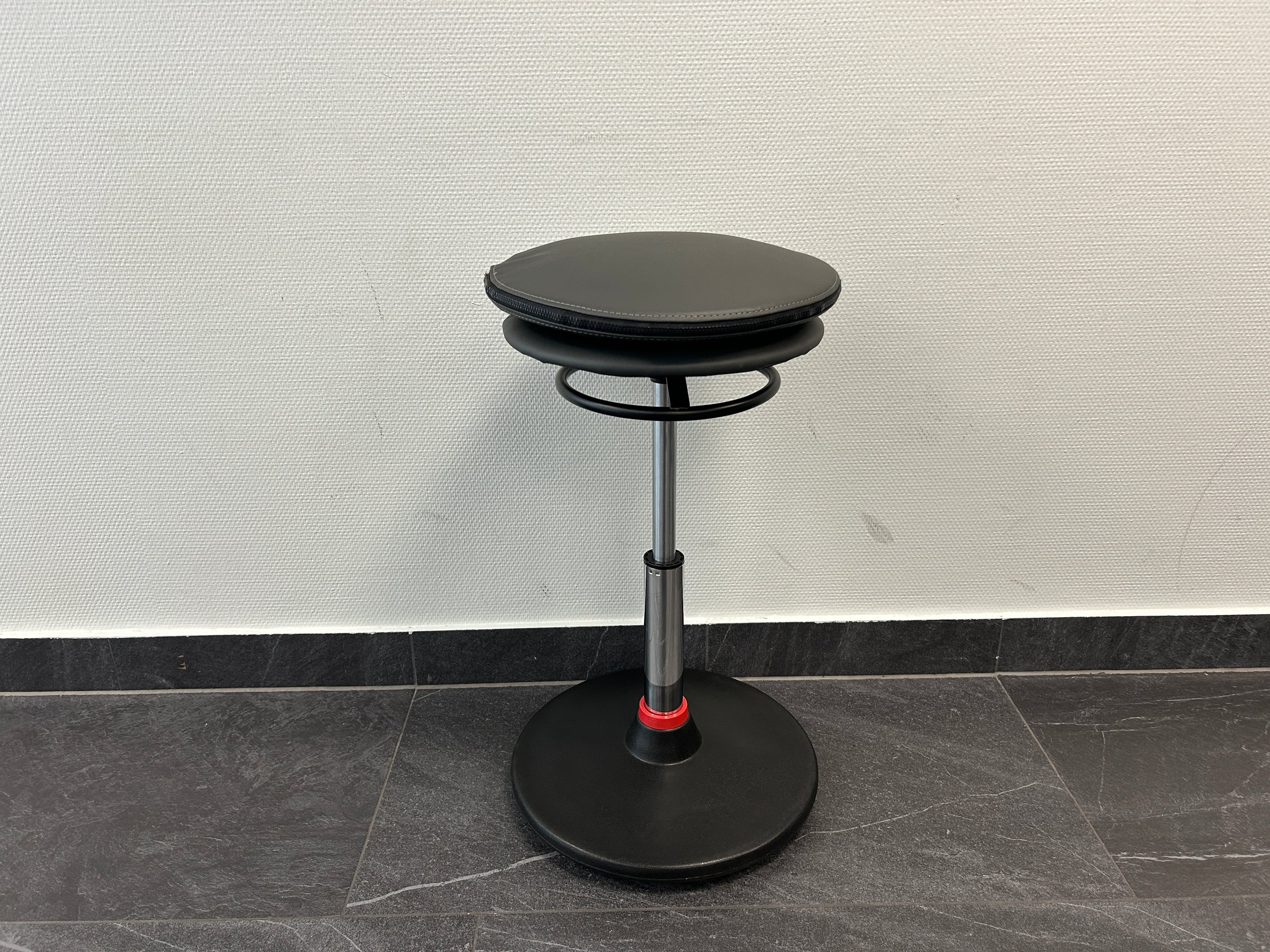 BMB UPRIGHT Varese Sattelhocker Stehhilfe schwarz NEU OVP