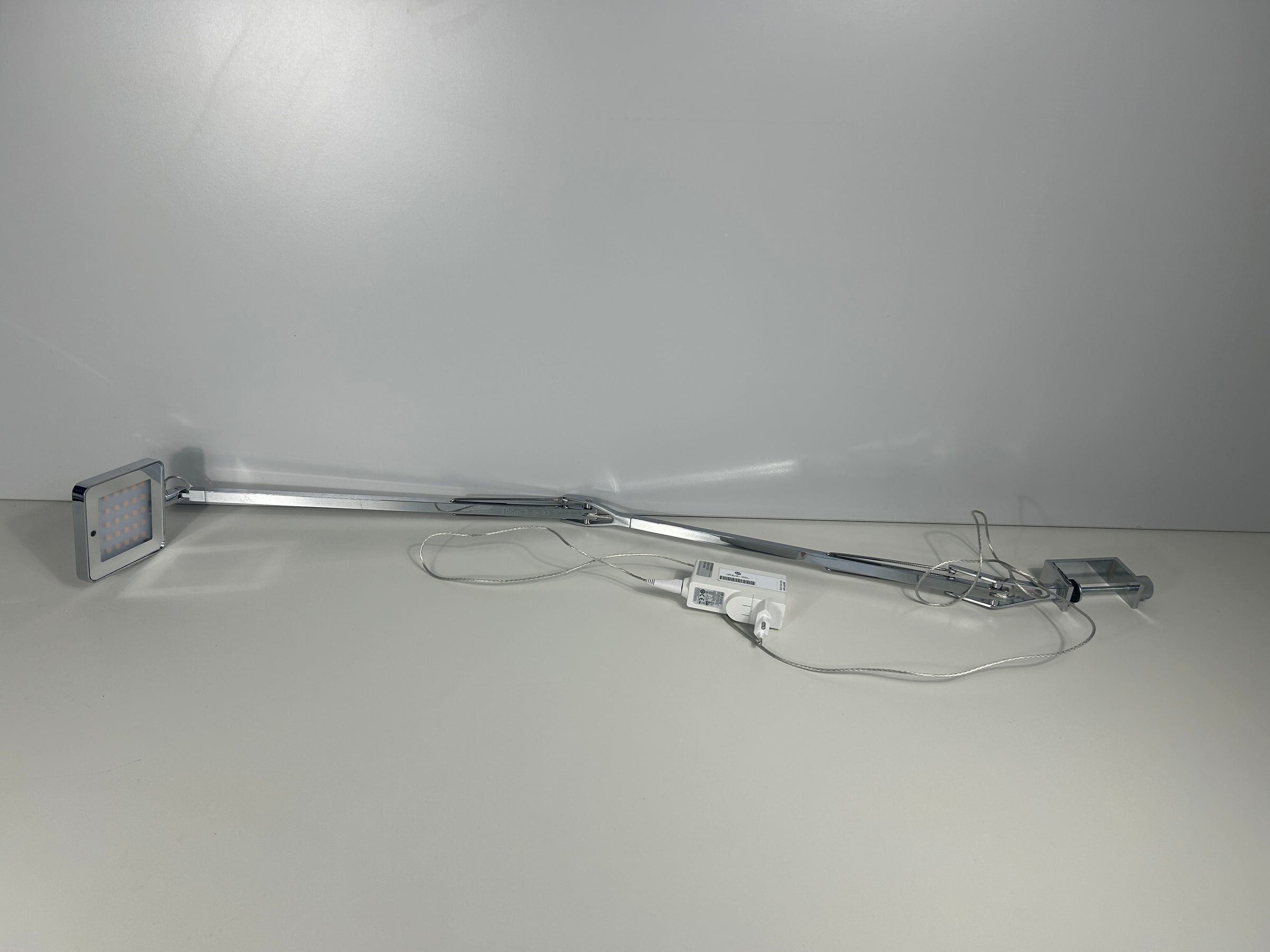 Flos Kelvin LED Lampe mit Klemme Büroleuchte Schreibtischleuchte