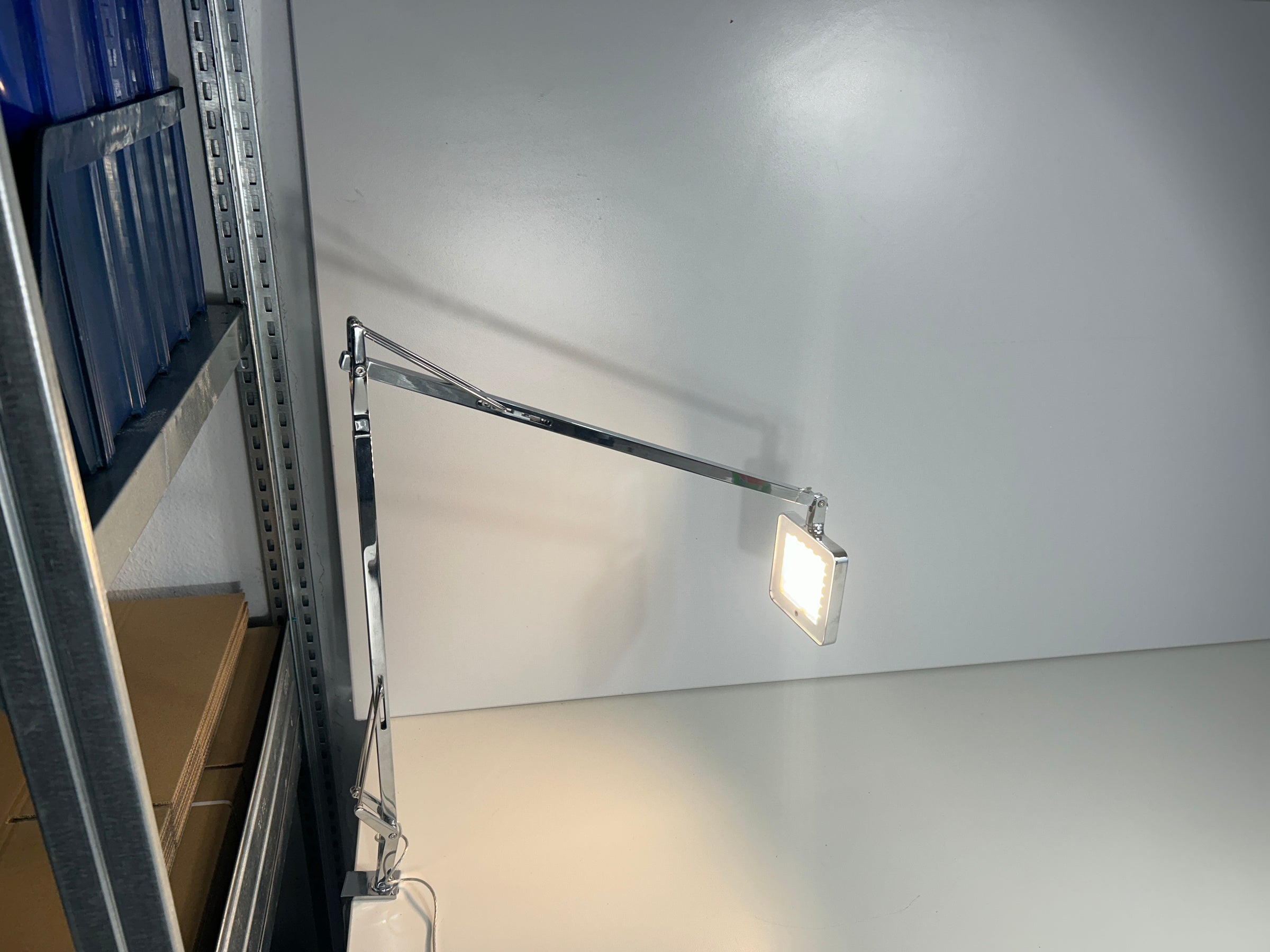 Flos Kelvin LED Lampe mit Klemme Büroleuchte Schreibtischleuchte