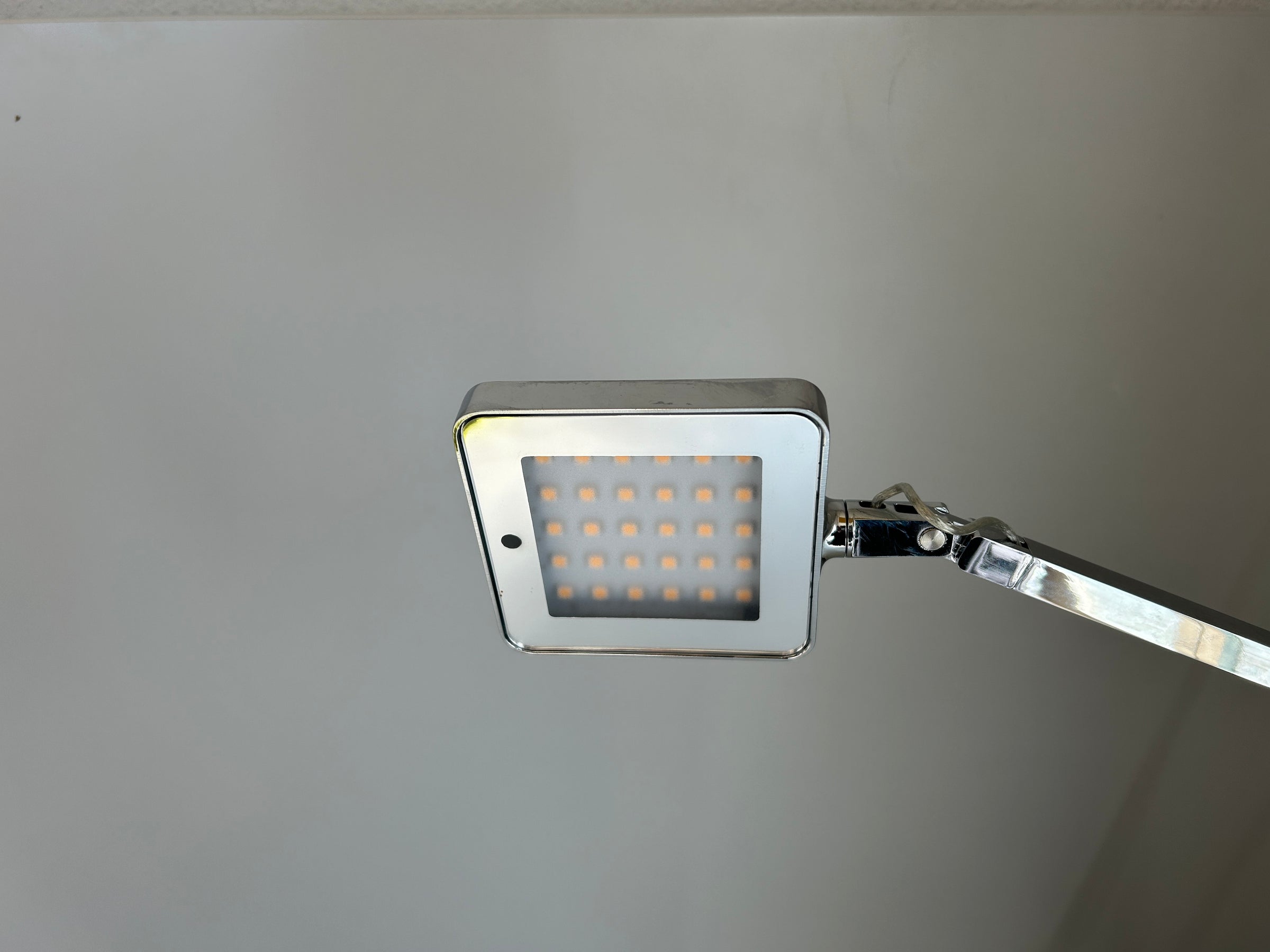 Flos Kelvin LED Lampe mit Klemme Büroleuchte Schreibtischleuchte
