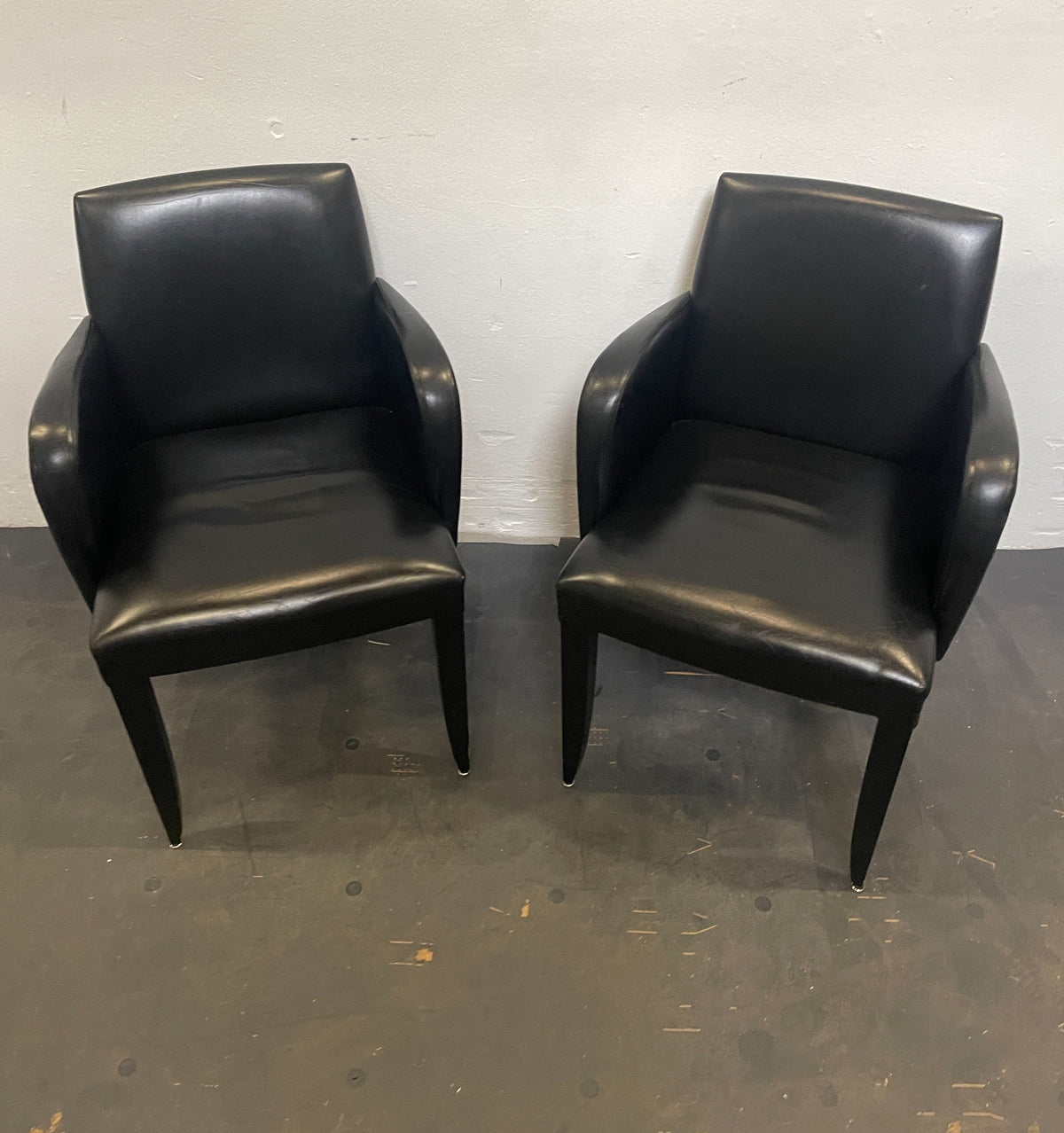 Andreu World Konferenzstuhl Lederstuhl mit Armlehne